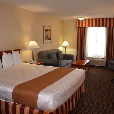 Best Western Norwalk Inn Bagian luar foto