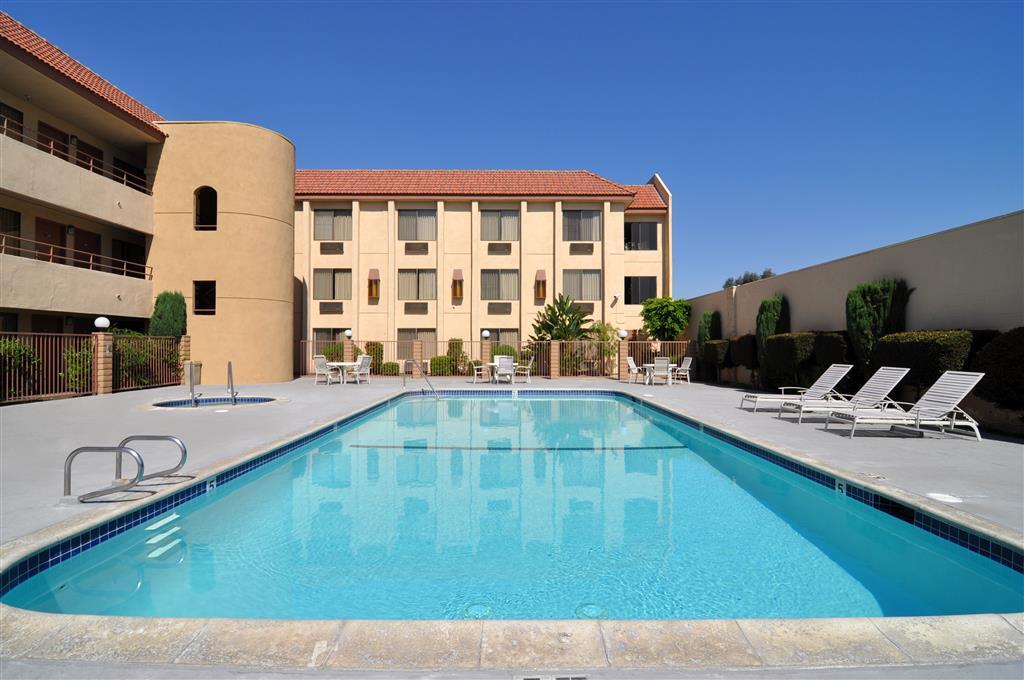 Best Western Norwalk Inn Bagian luar foto