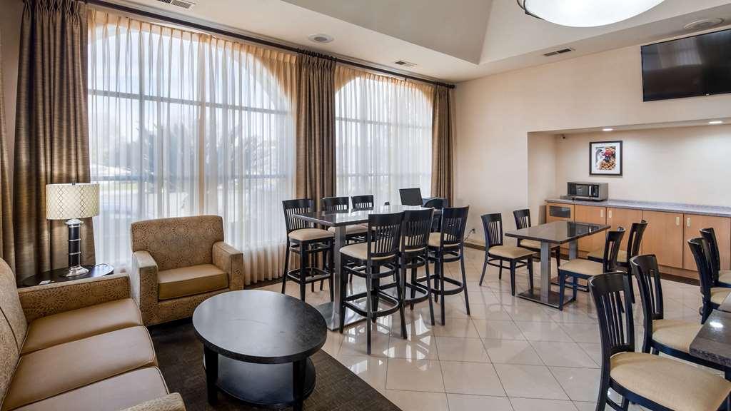 Best Western Norwalk Inn Bagian luar foto