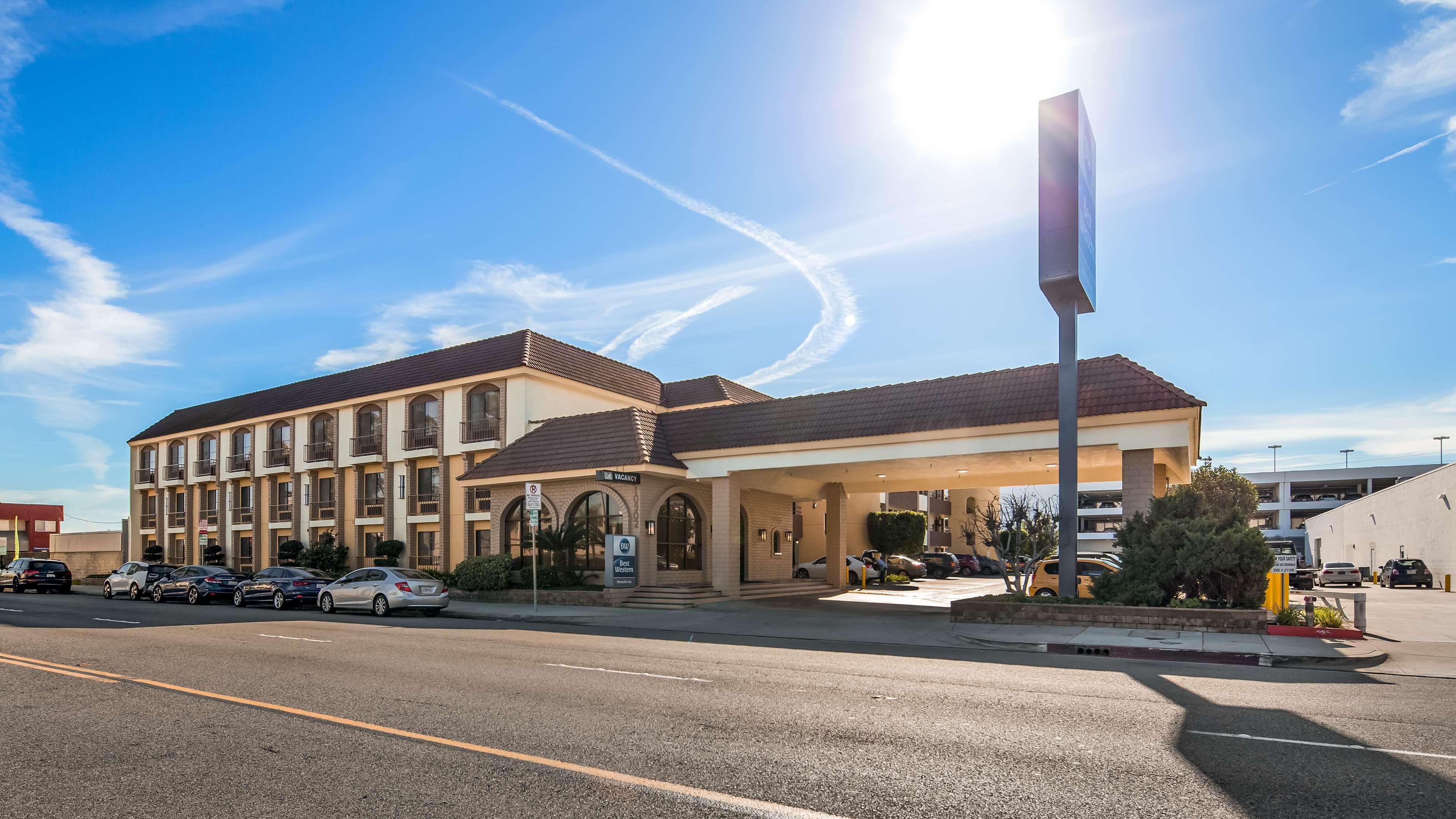 Best Western Norwalk Inn Bagian luar foto