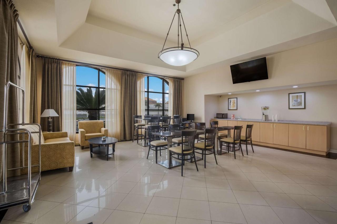 Best Western Norwalk Inn Bagian luar foto