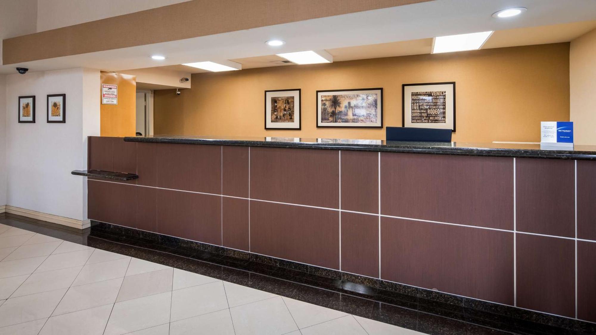 Best Western Norwalk Inn Bagian luar foto