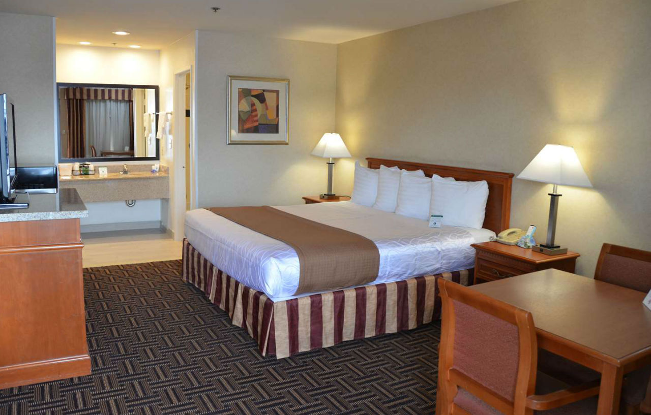 Best Western Norwalk Inn Bagian luar foto